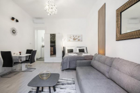Peak Pointe Apartment Budapest